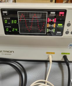 Máy Chăm Sóc Sức Khỏe Dr.TRON YK-9000 Nội Địa Nhật | Hàng Đã Qua Sử Dụng Dr.TRON YK-9000 là dòng máy chăm sóc sức khỏe nội địa Nhật Bản với thiết kế hiện đại, chất lượng hoàn thiện cao và bảng điều khiển trực quan. Sản phẩm phù hợp sử dụng trong gia đình, mang đến trải nghiệm tiện lợi và dễ thao tác. Thông tin sản phẩm Thương hiệu: Dr.TRON Model: YK-9000 Xuất xứ: Nội địa Nhật Bản Điện áp: 100V Tình trạng: Hàng đã qua sử dụng, đã kiểm tra hoạt động trước khi giao. Phụ kiện đi kèm Máy chính Thảm đi kèm Bút điện tử Bộ kiểm tra Dây kết nối Phụ kiện theo hình thực tế Đặc điểm nổi bật ✔ Thiết kế nhỏ gọn, sang trọng. ✔ Bảng điều khiển điện tử rõ ràng, thao tác đơn giản. ✔ Chất liệu bền đẹp, hoàn thiện theo tiêu chuẩn nội địa Nhật. ✔ Phù hợp sử dụng trong gia đình hoặc không gian chăm sóc sức khỏe. ✔ Sản phẩm được kiểm tra hoạt động và vệ sinh trước khi giao đến khách hàng. Lưu ý Hàng đã qua sử dụng nên có thể có một số dấu hiệu sử dụng nhẹ theo thời gian. Hình ảnh là sản phẩm thực tế. Phụ kiện đi kèm theo từng máy thực tế. Quý khách vui lòng liên hệ shop để được hỗ trợ thêm thông tin trước khi đặt hàng.